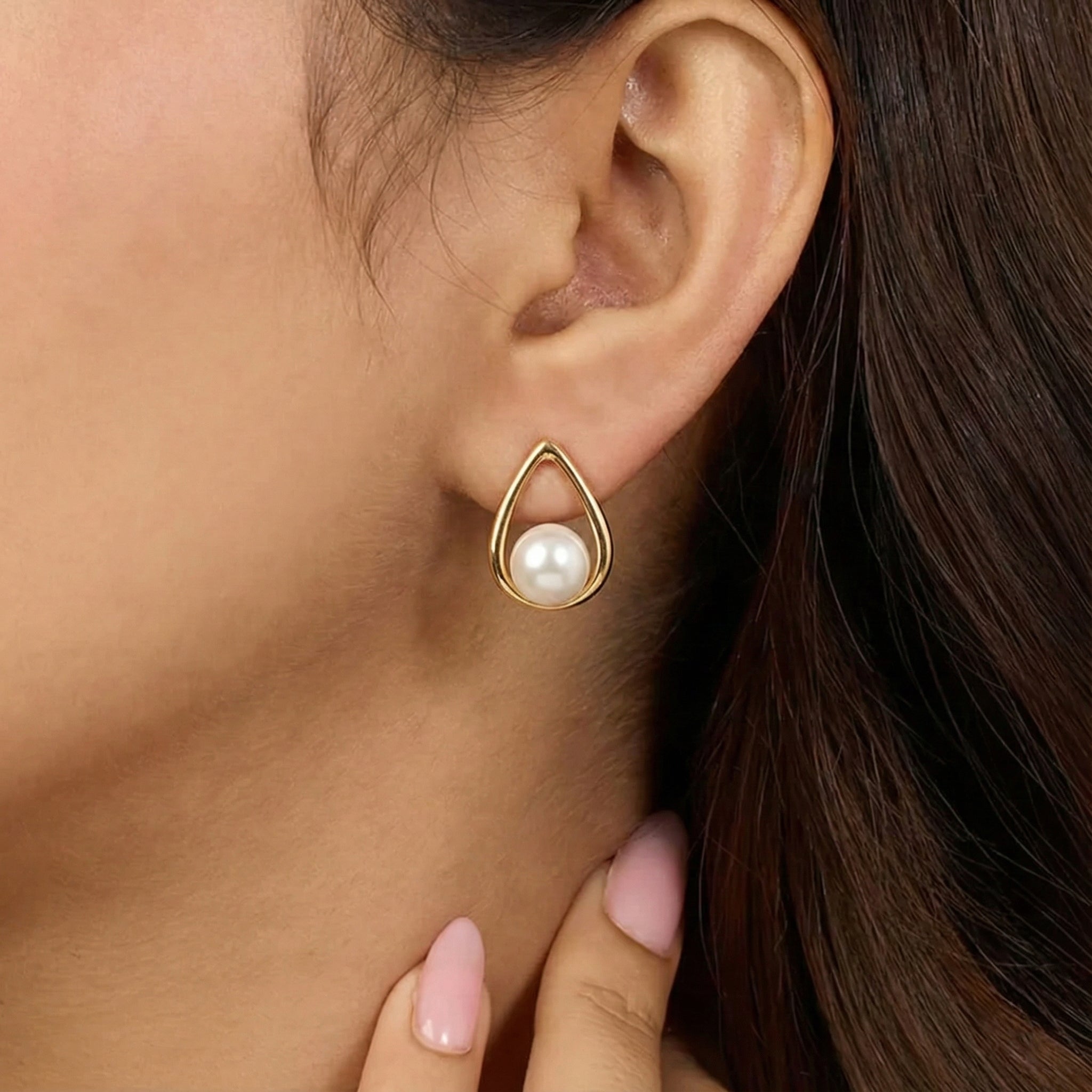 Teardrop Pearl Frame Studs