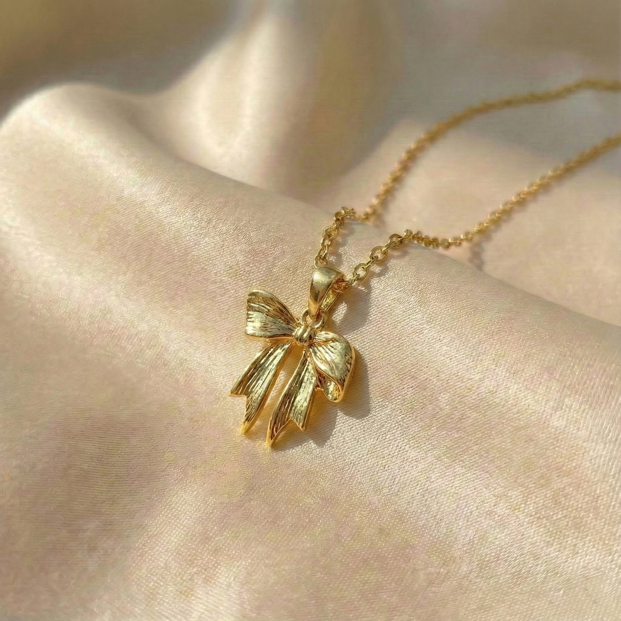 Classic Ribbon Charm