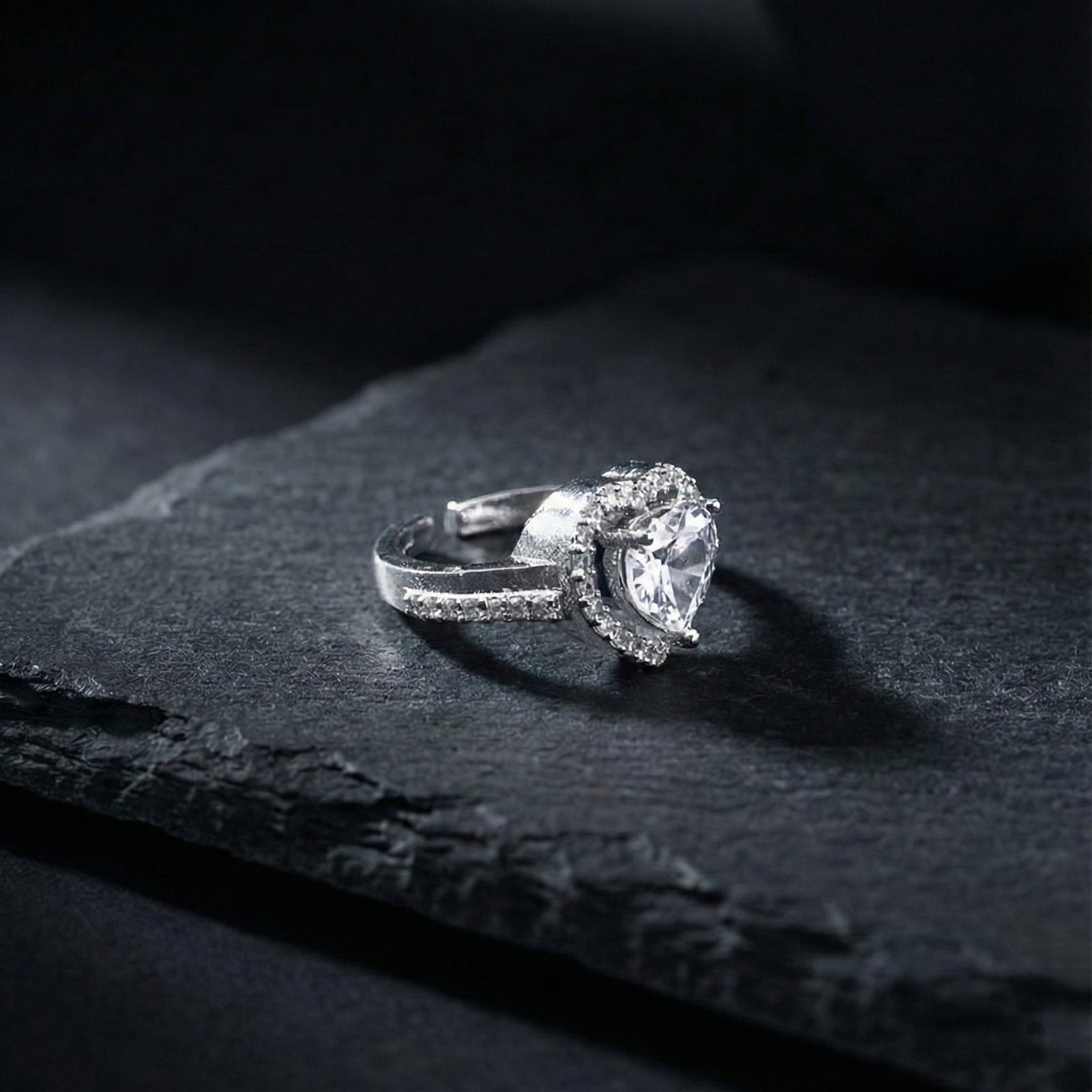 Nova Heart Ring