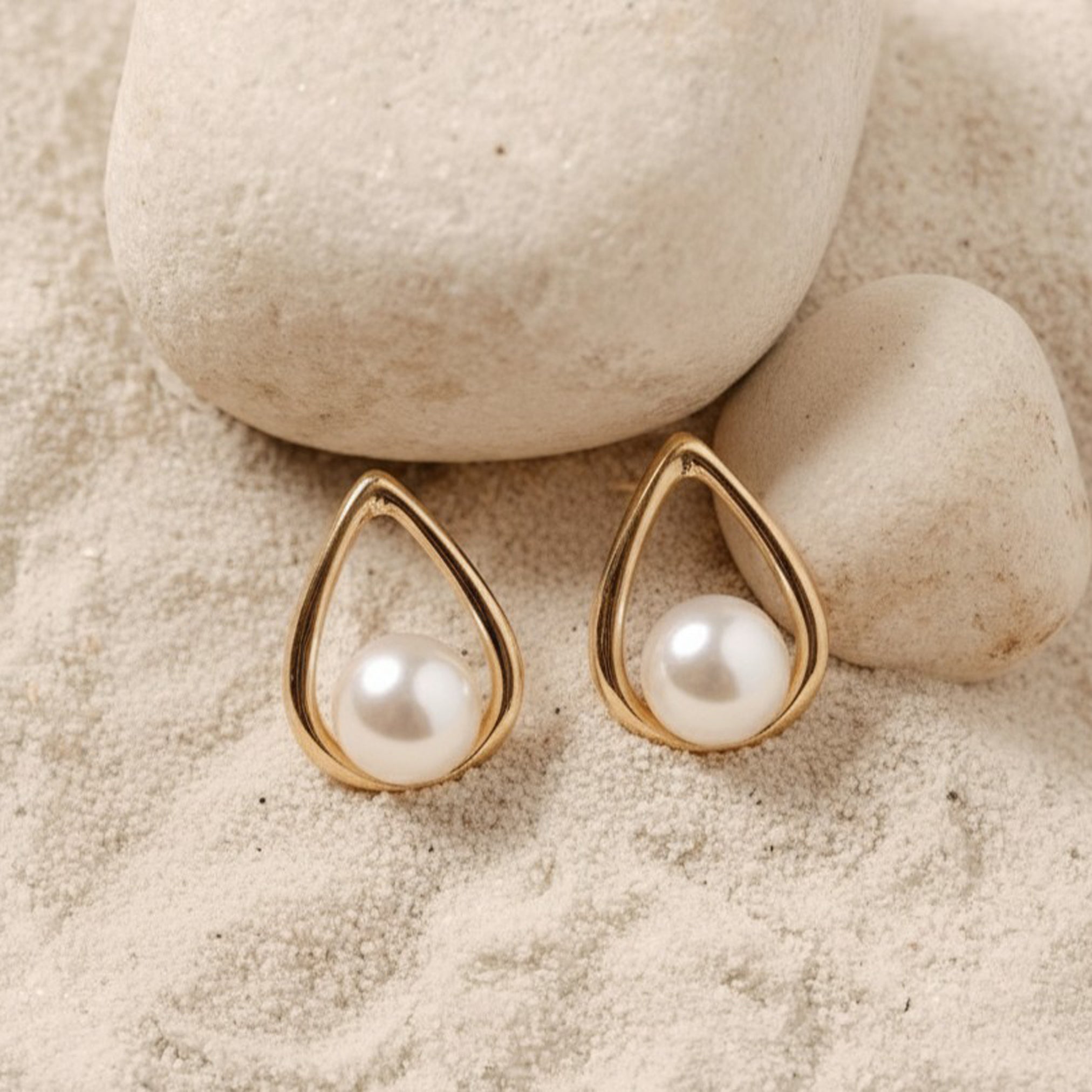 Teardrop Pearl Frame Studs